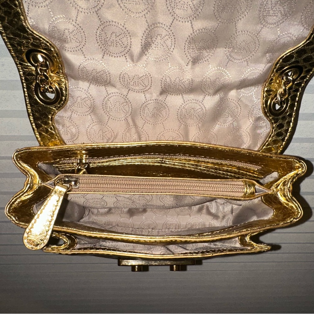 MICHAEL KORS GOLD METALLIC CROSSBODY. EUC RETAILED $358 - Picture 7 of 15
